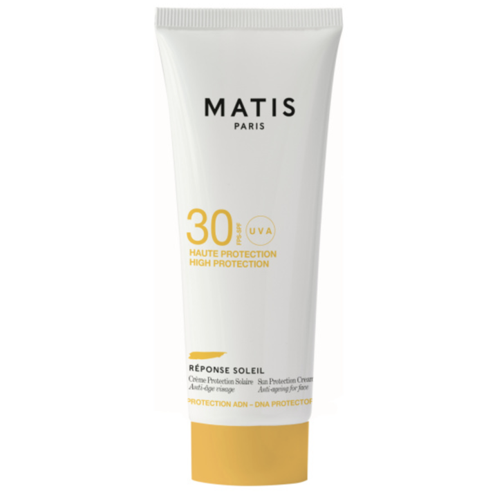 Ochranný krém SUN PROTECTION CREAM SPF 30 pomáhá efektivně bojovat proti nežádoucím výsledkům slunění. 1430 Kč
Ochranný krém SUN PROTECTION CREAM SPF 30 pomáhá efektivně bojovat proti nežádoucím výsledkům slunění. 1430 Kč