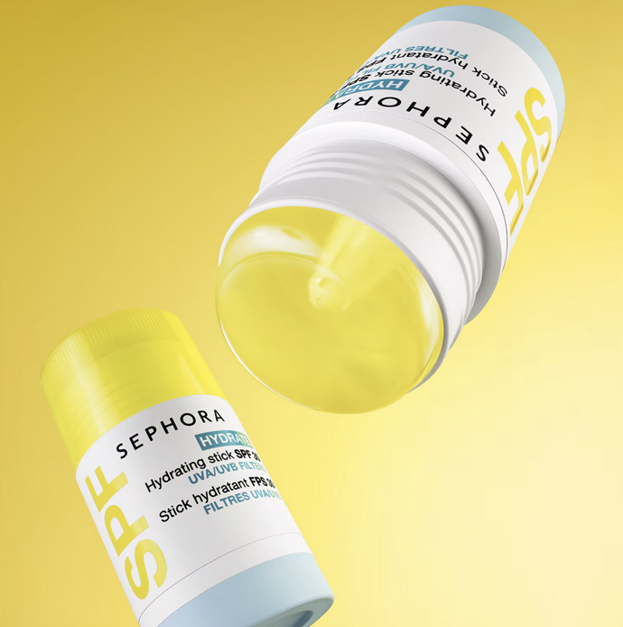 Kompaktní a ultra praktická tyčinka HYDRATE+SPF s ochranným faktorem SPF30 chrání pokožku před zářením UVA a UVB a zároveň ji hydratuje. 460 Kč
Kompaktní a ultra praktická tyčinka HYDRATE+SPF s ochranným faktorem SPF30 chrání pokožku před zářením UVA a UVB a zároveň ji hydratuje. 460 Kč