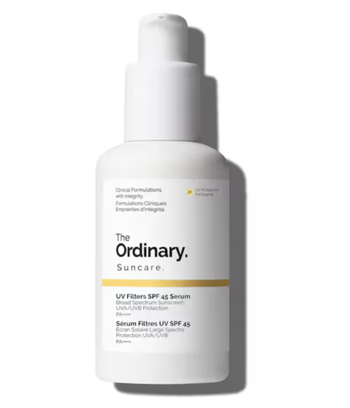 Sérum na každý den The Ordinary UV Filters SPF 45 poskytuje širokospektrální ochranu proti slunci SPF 45. 590 Kč
