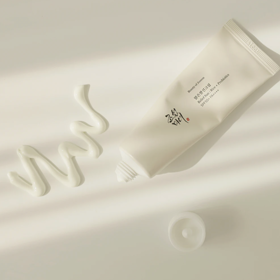 Ochranný pleťový krém s probiotiky a SPF 50+, Beauty of Joseon, 510 Kč (50 ml), prodává Notino
