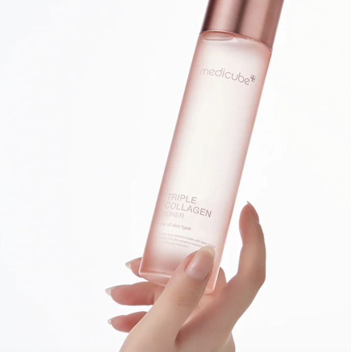 Zpevňující pleťové tonikum s trojitým kolagenovým komplexem pro hydrataci a zvýšení elasticity pokožky Medicube, 900 Kč (140 ml), prodává Beloved Shop

Tonikum seženete během Dnů Marianne se slevou 20 %

 

