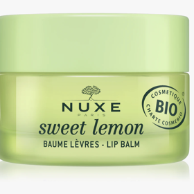 Balzám na rty Nuxe Sweet Lemon je ideálním společníkem pro každodenní péči o vaše rty. Jeho bohaté složení s obsahem CBD poskytuje okamžitou hydrataci, zklidnění a ochranu před vysoušením. 260 Kč
