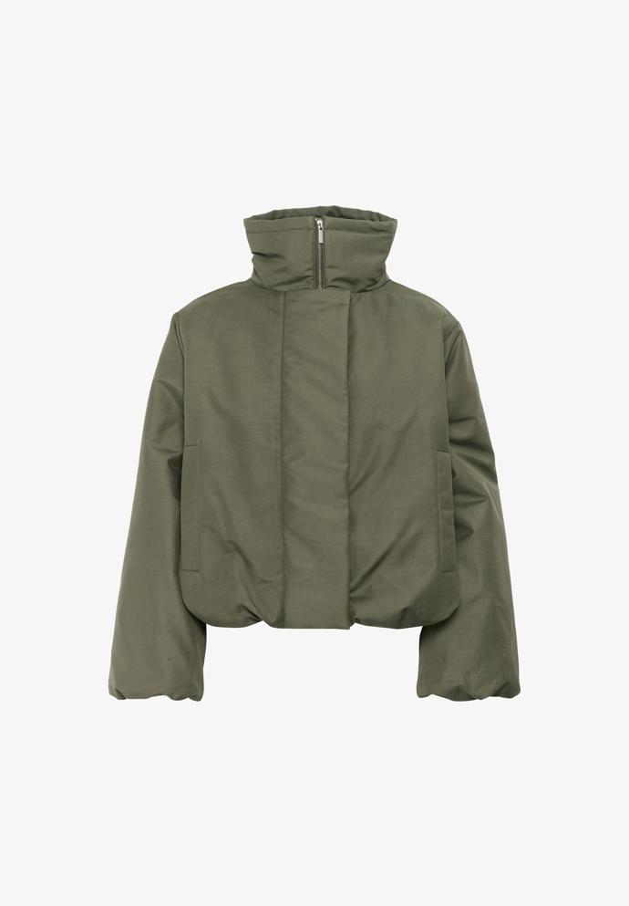 Soaked in Luxury, 4300 Kč, zalando.cz
Soaked in Luxury, 4300 Kč, zalando.cz
