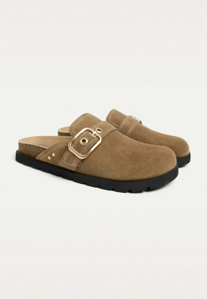 Pantofle, Stradivarius, 799 Kč
Pantofle, Stradivarius, 799 Kč