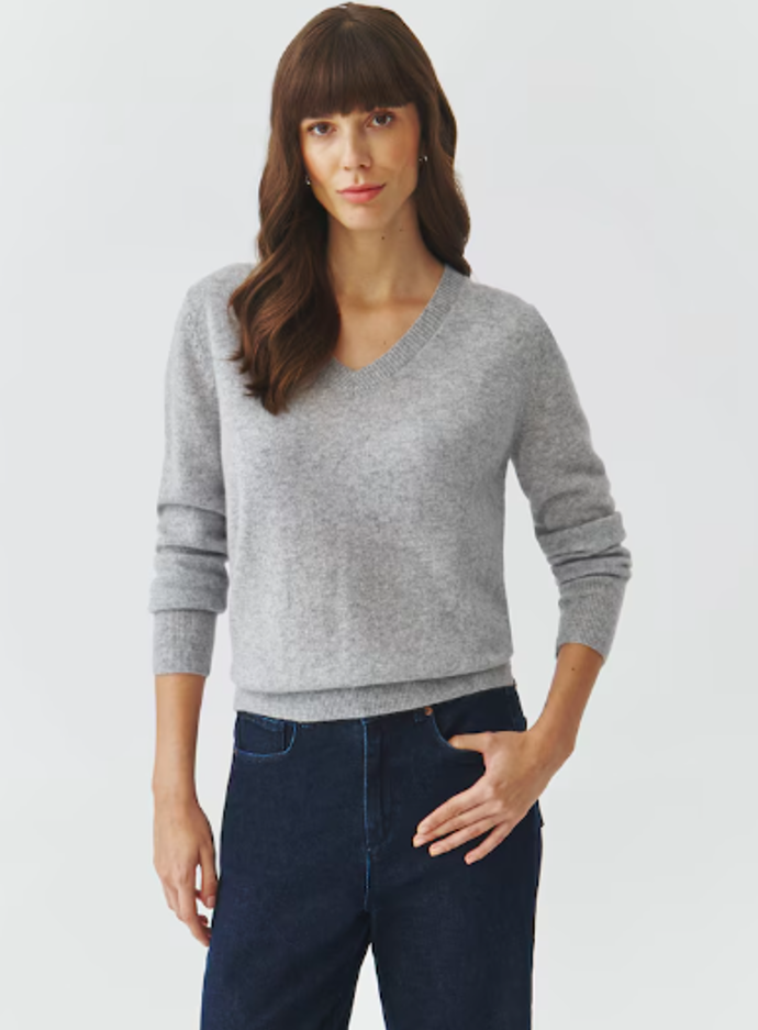 Svetr 3999 Kč
