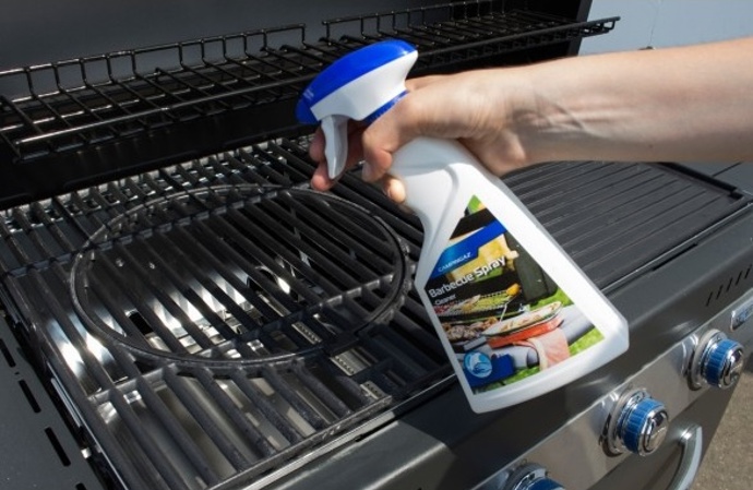 Čistící spray Campingaz, 299 Kč
