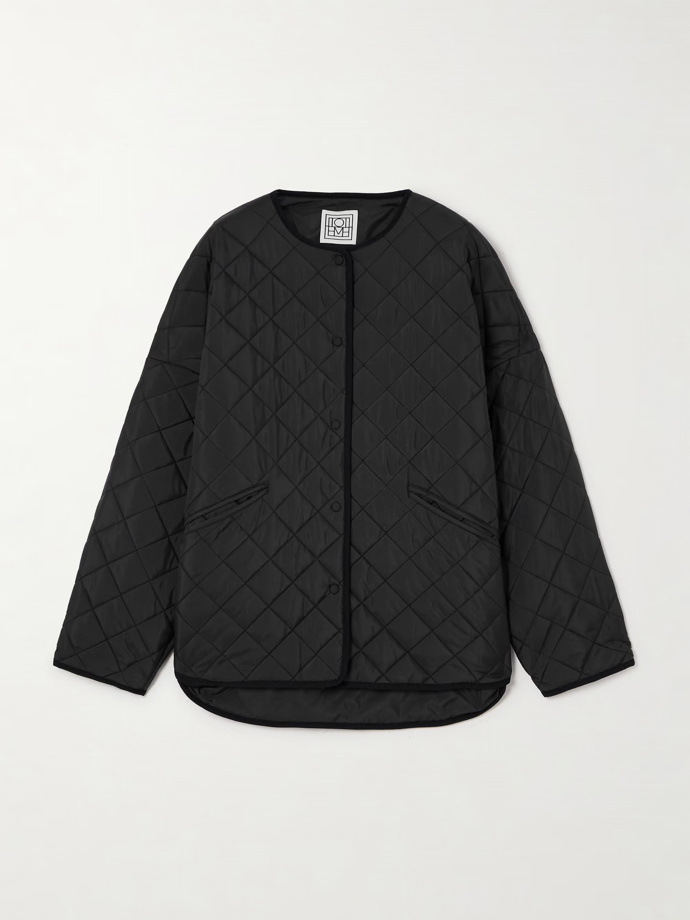 Toteme, od 12 160 Kč, net-a-porter.com
Toteme, od 12 160 Kč, net-a-porter.com