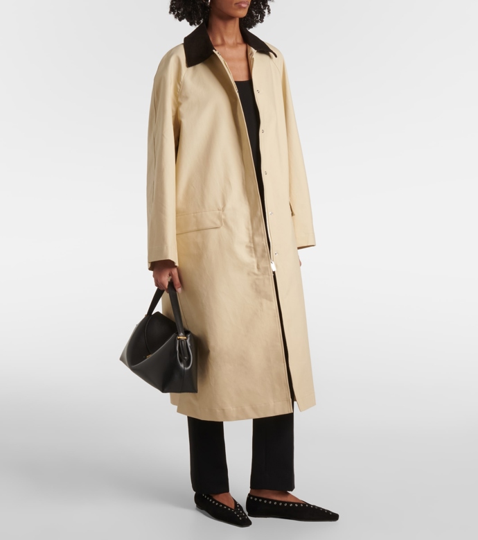 Toteme, 860 eur

