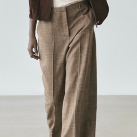 Áčkové kalhoty s puky, Massimo Dutti, 2 999 Kč
