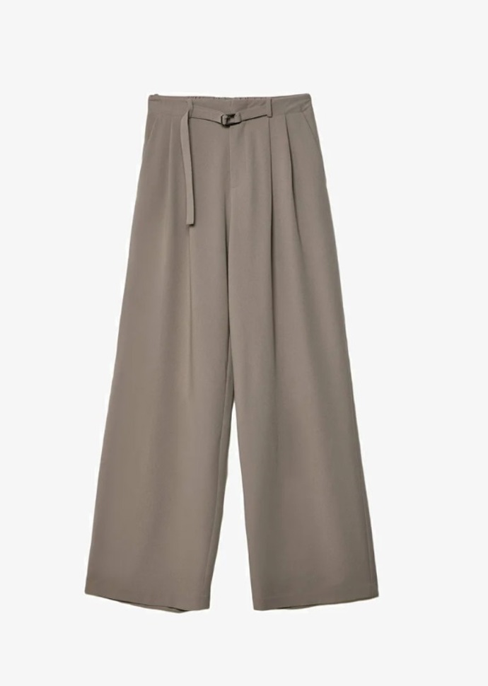 Široké kalhoty, Stradivarius, 699 Kč
