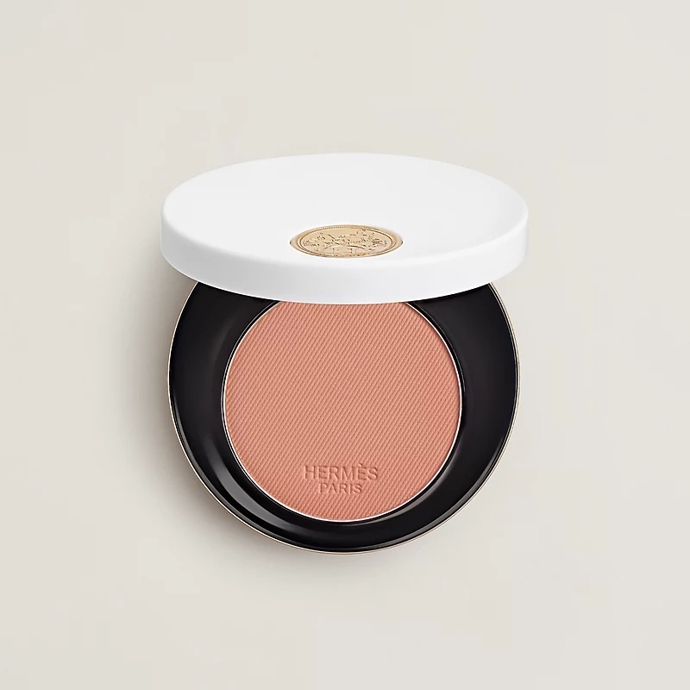 Tvářenka Silky Blush powder, Hermès, 1960 Kč
