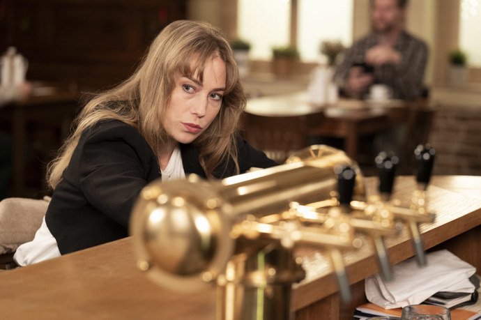 Nekonečný seriál Ulice sleduje dramatické osudy několika rodin žijících v sousedství
Nekonečný seriál Ulice sleduje dramatické osudy několika rodin žijících v sousedství