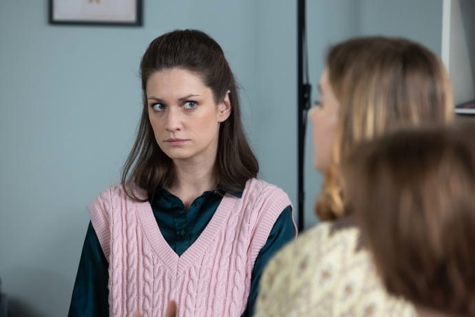 Nekonečný seriál Ulice sleduje dramatické osudy několika rodin žijících v sousedství
Nekonečný seriál Ulice sleduje dramatické osudy několika rodin žijících v sousedství
