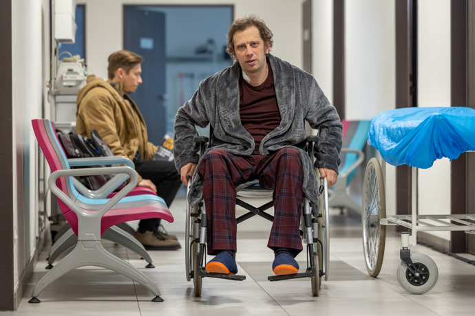 Nekonečný seriál Ulice sleduje dramatické osudy několika rodin žijících v sousedství
