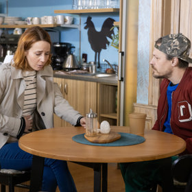 Nekonečný seriál Ulice sleduje dramatické osudy několika rodin žijících v sousedství
Nekonečný seriál Ulice sleduje dramatické osudy několika rodin žijících v sousedství