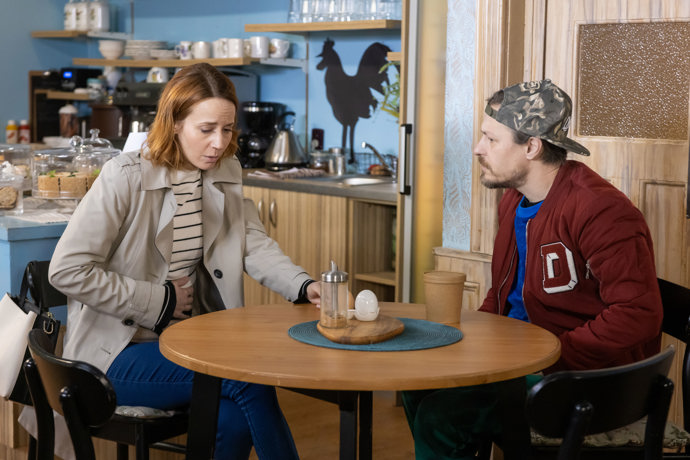 Nekonečný seriál Ulice sleduje dramatické osudy několika rodin žijících v sousedství
