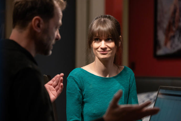 Nekonečný seriál Ulice sleduje dramatické osudy několika rodin žijících v sousedství
