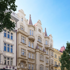 Pražské Vinohrady patří mezi čtvrti, kde má každá ulice svůj osobitý příběh. Dům v Polské ulici 52 byl postaven v roce 1912 podle návrhu stavitele Josefa Rokose je jedním z těch, které se staly svědky proměn celého století.
Pražské Vinohrady patří mezi čtvrti, kde má každá ulice svůj osobitý příběh. Dům v Polské ulici 52 byl postaven v roce 1912 podle návrhu stavitele Josefa Rokose je jedním z těch, které se staly svědky proměn celého století.