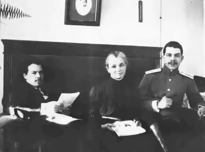 Rodina Vavilovových patřila k výjimečným intelektuálním zázemím své doby. Zatímco Nikolaj zasvětil život biologii, jeho bratr Sergej se stal světoznámým fyzikem.
Rodina Vavilovových patřila k výjimečným intelektuálním zázemím své doby. Zatímco Nikolaj zasvětil život biologii, jeho bratr Sergej se stal světoznámým fyzikem.