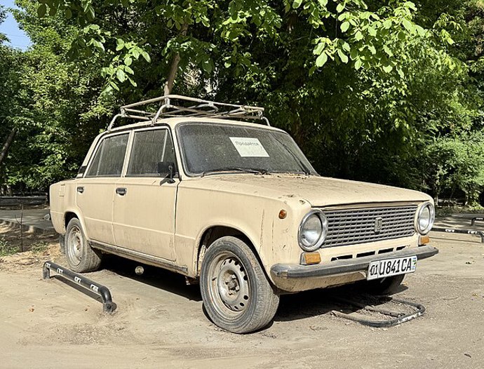 Rodinné auto, které odvezlo všechno od dětí po pytel brambor. Jednoduché, spolehlivé a dnes nostalgická hvězda srazů veteránů.
