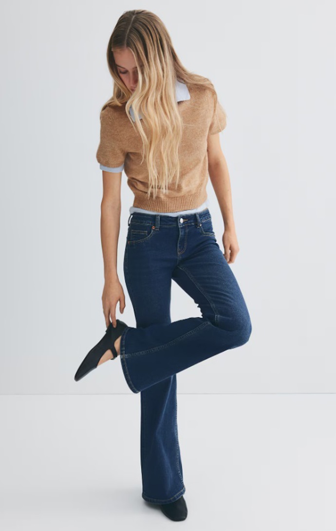 Zvonové džíny, H&M, 389 Kč
