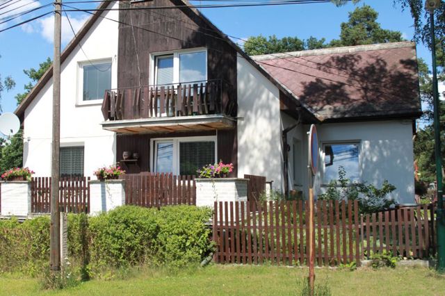 Barevná okna a dveře: trendy a tipy pro výběr Barevná okna a dveře: trendy a tipy pro výběr