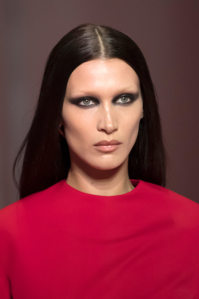 Smokey eyes
Smokey eyes