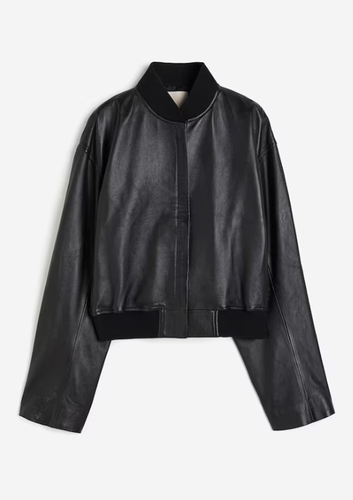 Kožená bunda, H&M, 8 999 Kč
