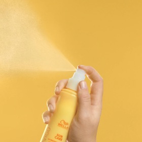 Hydratační sprej, Wella Prodessionals, 740 Kč
Hydratační sprej, Wella Prodessionals, 740 Kč