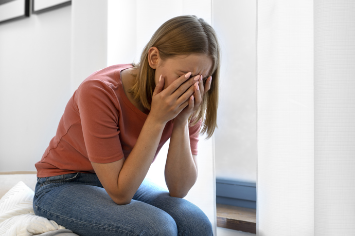 Když se to dozvěděla Aneta, byla v šoku. Po tom všem, co pro svého manžela udělala, jí vrazil nůž do zad. A ona netuší, co vlastně má dělat dál.
Když se to dozvěděla Aneta, byla v šoku. Po tom všem, co pro svého manžela udělala, jí vrazil nůž do zad. A ona netuší, co vlastně má dělat dál.