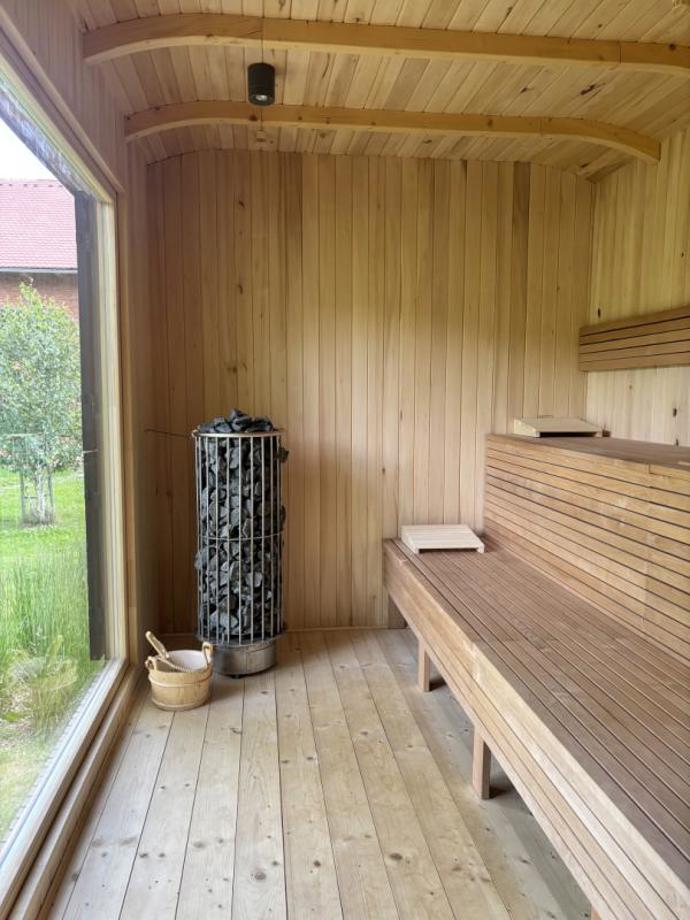 Sauna má mnoho zdravotních benefitů. Měli byste jí určitě vyzkoušet. 
