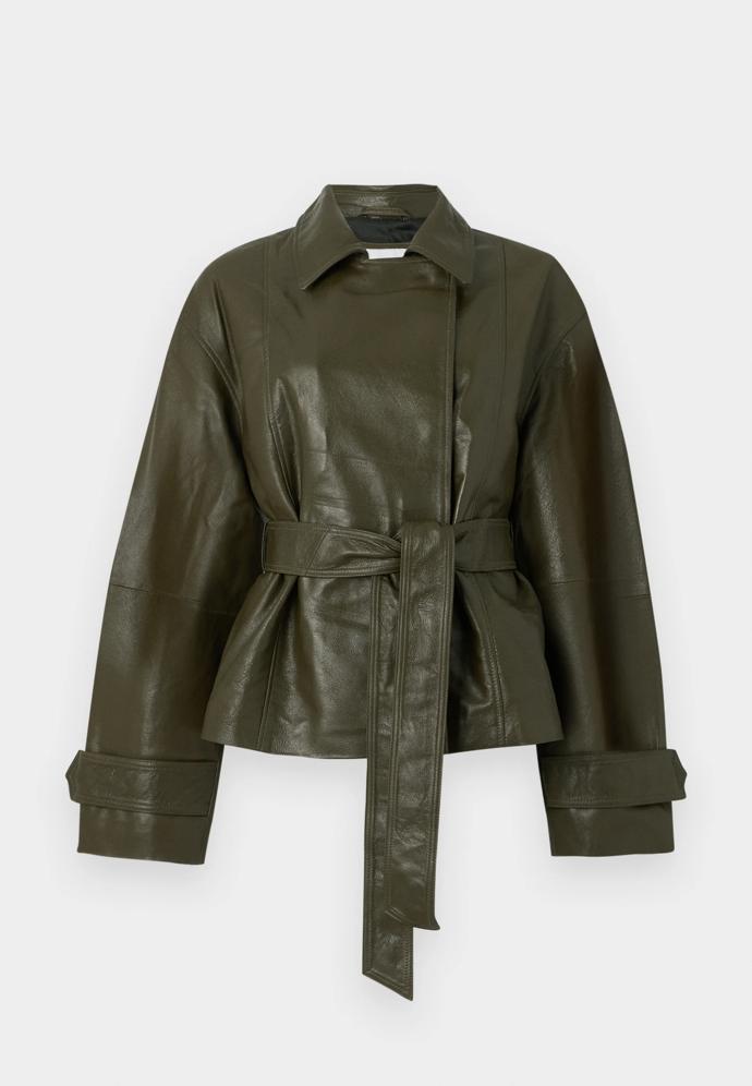 YAS, 6720 Kč, zalando.cz
YAS, 6720 Kč, zalando.cz