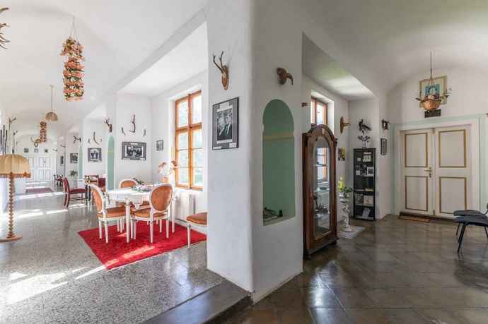 V posledních letech prošel částečnými opravami a rekonstrukcemi, které zachovaly jeho architektonickou hodnotu a připravily půdu pro další rozvoj.
