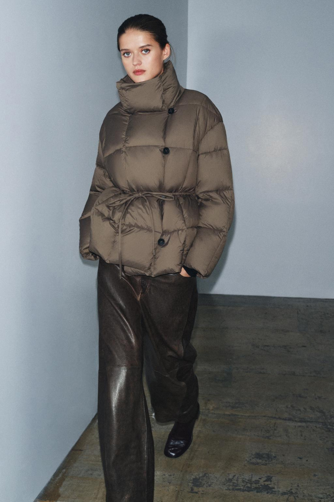 Hnědý puffer, Zara, 2299 Kč
