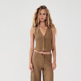 Set Zara, top 499 Kč, kalhoty 549 Kč
