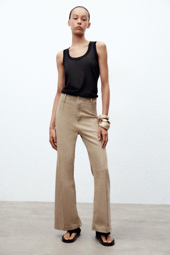 Kalhoty, Zara, 849 Kč
Kalhoty, Zara, 849 Kč