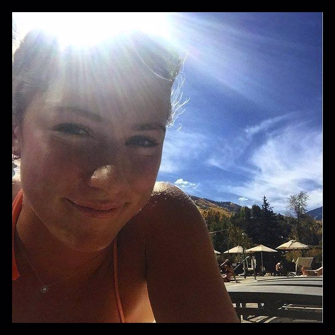 Mikaela Shiffrin bude soutěžit v alpském lyžování.