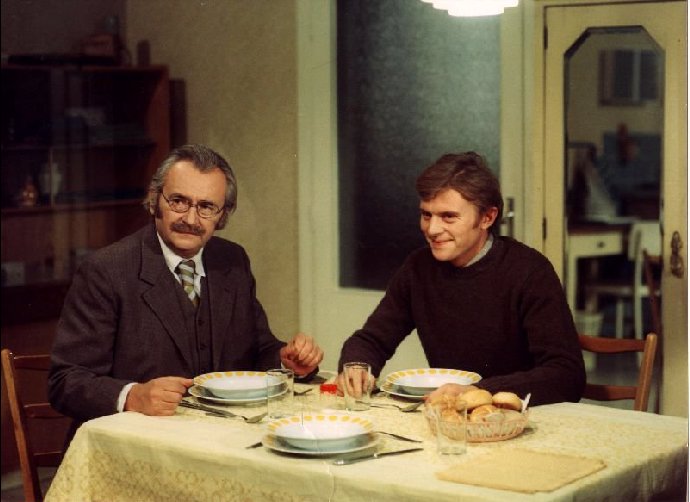 Jiří Sovák se synem ve filmu Marečku, podejte mi pero!