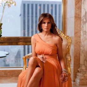 Melania má takový velice krutý výraz... trošku z ní jde strach.