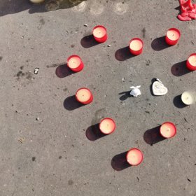 Sousedé a známí na tragédii nezapomněli.