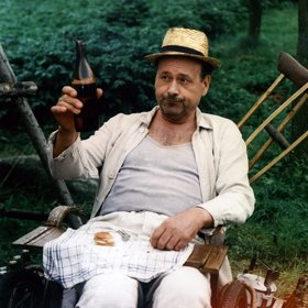 Na samotě u lesa je jedna z nejlepších českých komedií.