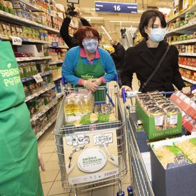 Bylo vidět, že na nákupu ani jedna z dam nešetřila.