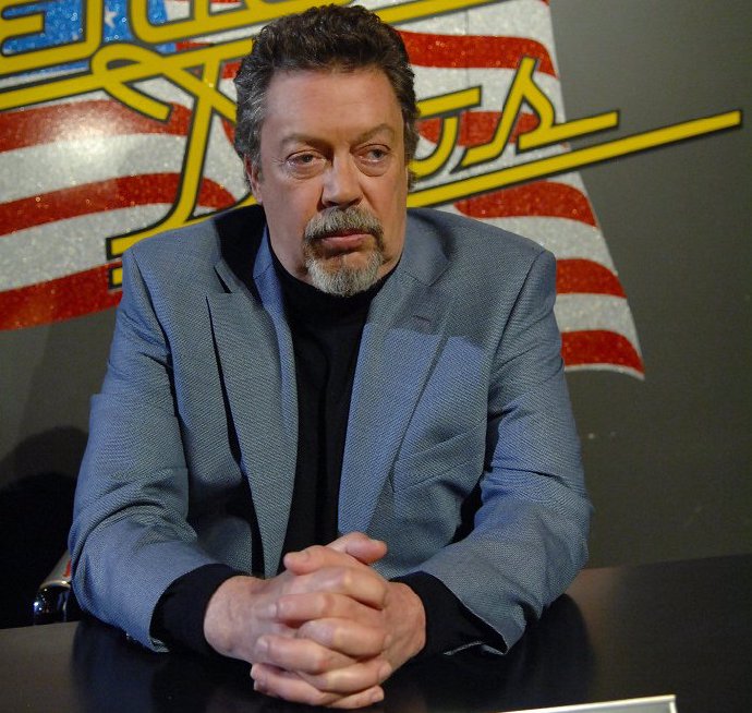 Tim Curry byl legendou. 