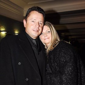 Zpěvák s manželkou Evou.