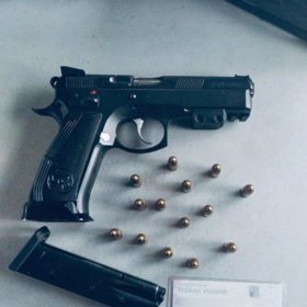 Policie zabavila zbraně.