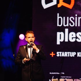 Nejkrásnější ženy Business plesu: Moderátorka Eva Decastelo a modelka Jitka Boho tančily až do rána