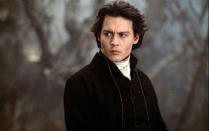 Johnny Depp ve filmu Ospalá díra.
