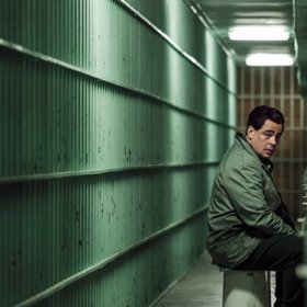 V Útěku z vězení v Dannemoře hraje Benicio del Toro odsouzeného kriminálníka.