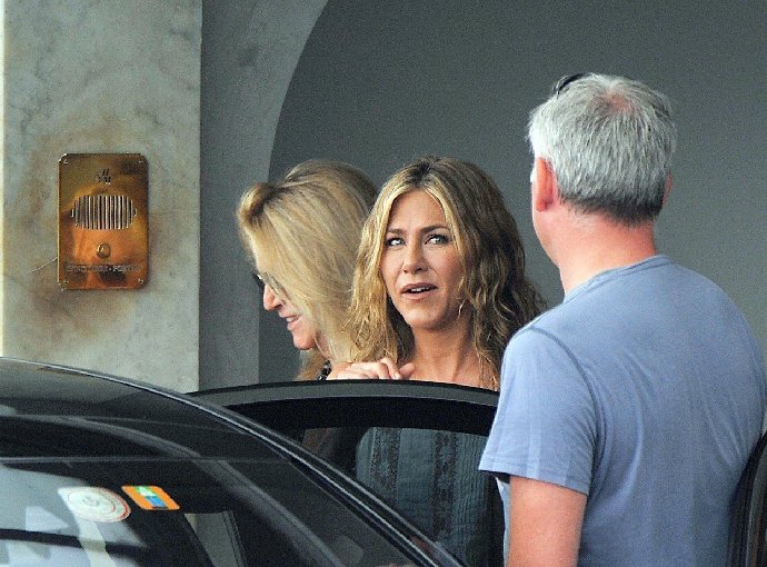 Jennifer Aniston slavila padesátku ve velkém stylu.