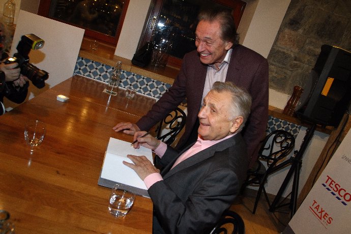 Jiří Menzel a Karel Gott.